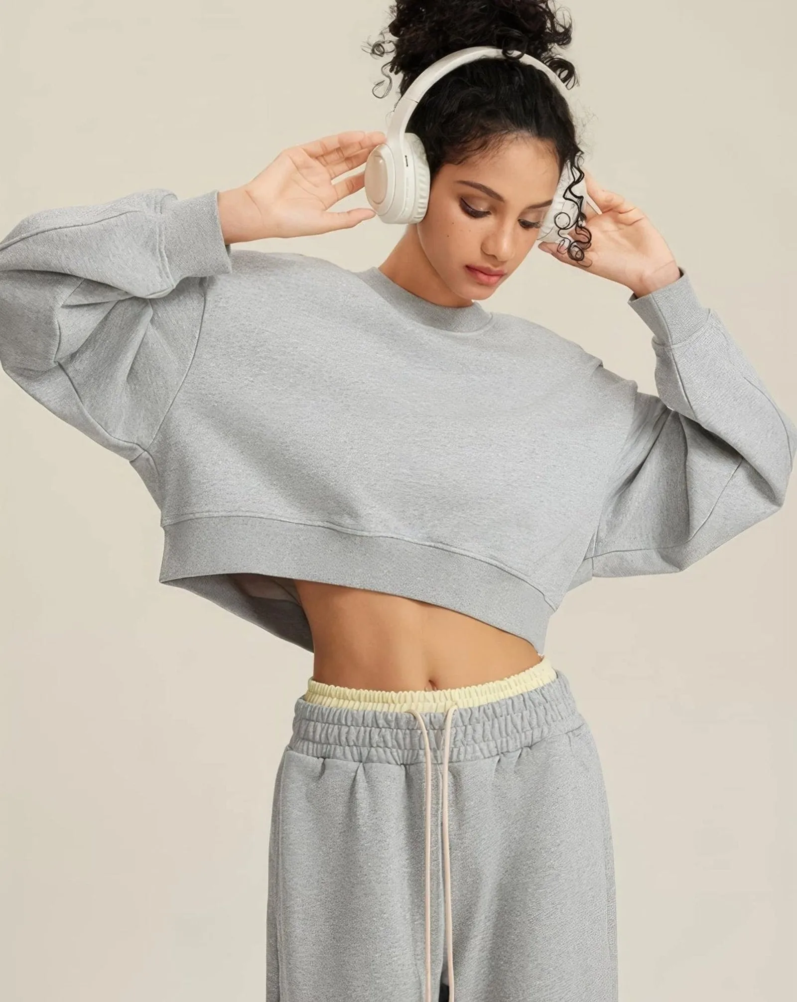 Women's Oversized Cropped Solid Sweatshirt