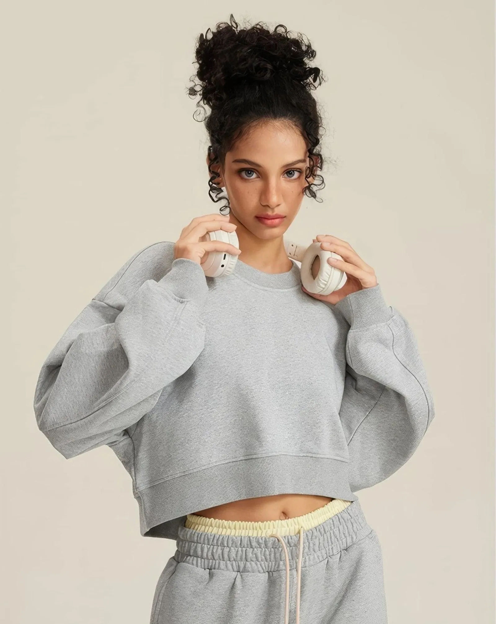 Women's Oversized Cropped Solid Sweatshirt